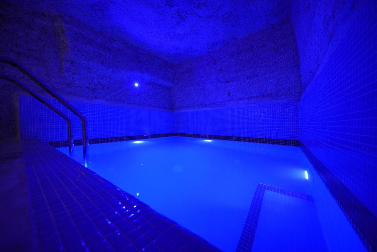 גורמה Travel Inn Cave Hotel מראה חיצוני תמונה